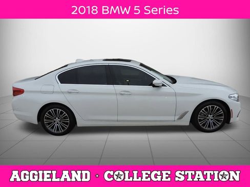 Used 2018 BMW 530i w/ Premium Package image 2
