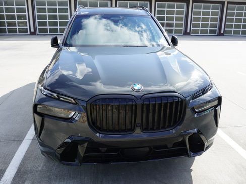 Used 2026 BMW X7 xDrive40i w/ Executive Package AWD/4WD image 2