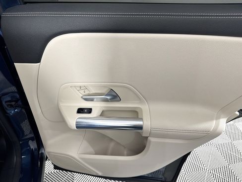 Used 2022 Mercedes-Benz GLA 250 w/ Premium Package image 46