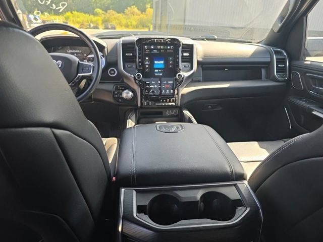 Used 2024 RAM 1500 Laramie AWD/4WD image 9