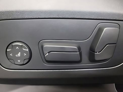 Used 2025 BMW X1 xDrive28i w/ Convenience Package image 8