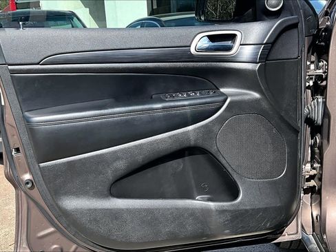 Used 2021 Jeep Grand Cherokee Laredo image 20