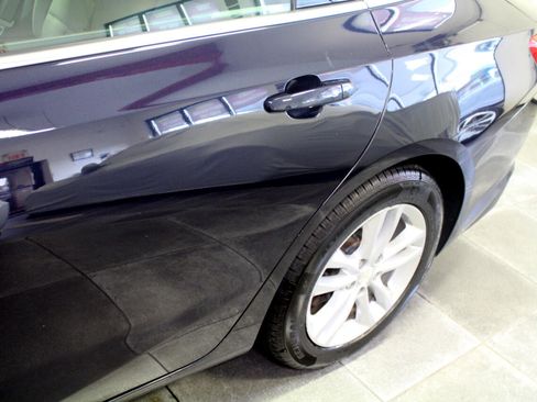 Used 2017 Chevrolet Malibu LT image 33