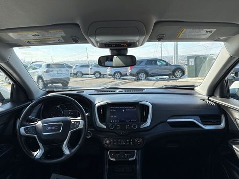 Used 2024 GMC Terrain SLT image 22