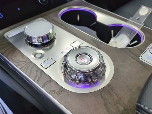 Used 2025 Genesis GV80 2.5T Advanced image 14