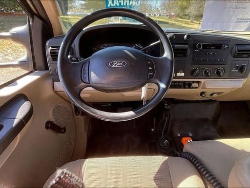 Used 2006 Ford F350 XL image 5
