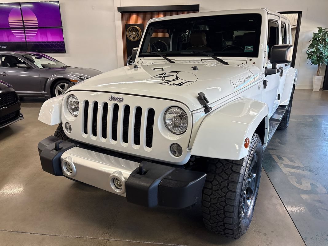 Used 2015 Jeep Wrangler Unlimited Sahara w/ Connectivity Group AWD/4WD image 2
