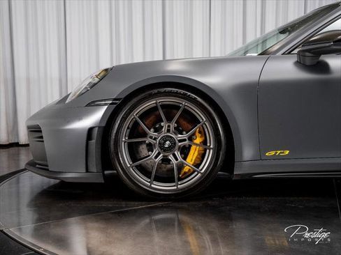 Used 2026 Porsche 911 GT3 RWD image 11