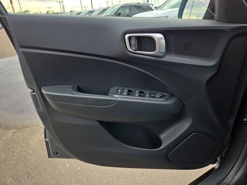 New 2026 Hyundai Venue SE image 8