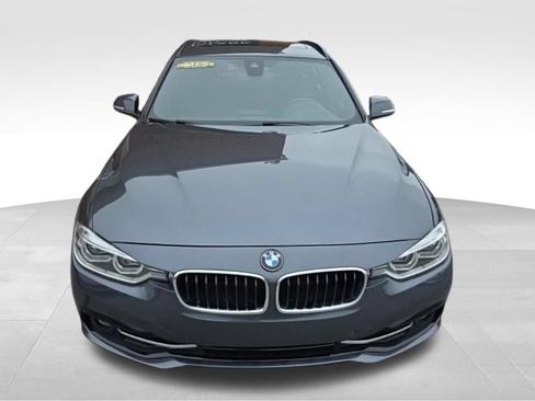 Used 2019 BMW 330i xDrive Wagon w/ Convenience Package AWD/4WD image 2