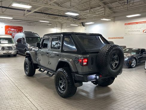 Used 2018 Jeep Wrangler Unlimited Sahara image 5