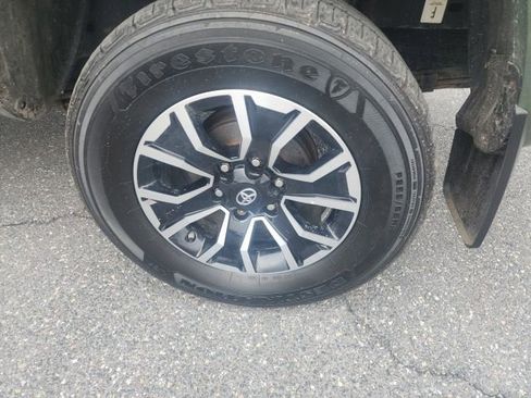 Used 2021 Toyota Tacoma TRD Sport w/ Technology Package image 22