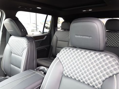 New 2026 GMC Acadia Denali AWD/4WD image 17