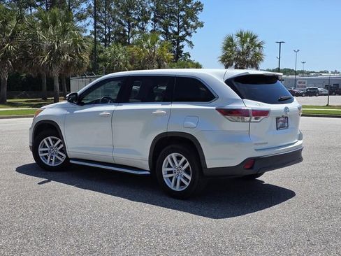 Used 2016 Toyota Highlander LE FWD image 4
