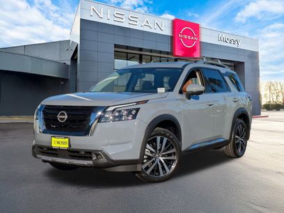 New 2025 Nissan Pathfinder Platinum w/ Cargo Package