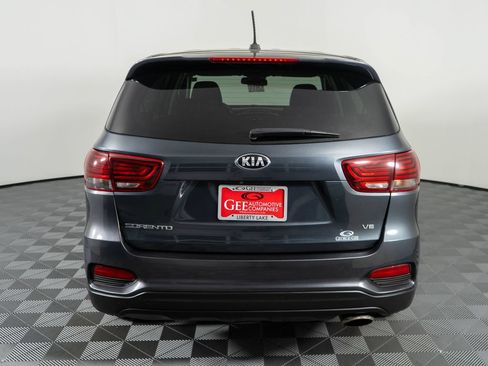 Used 2020 Kia Sorento AWD V6 image 5