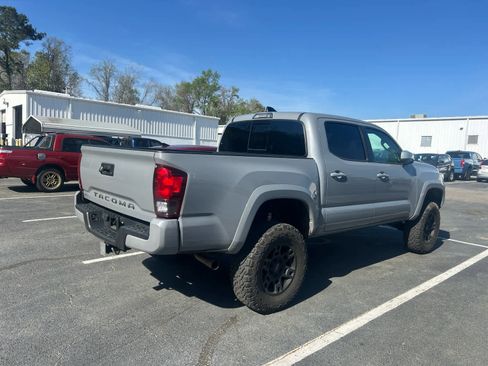 Used 2020 Toyota Tacoma SR5 image 5
