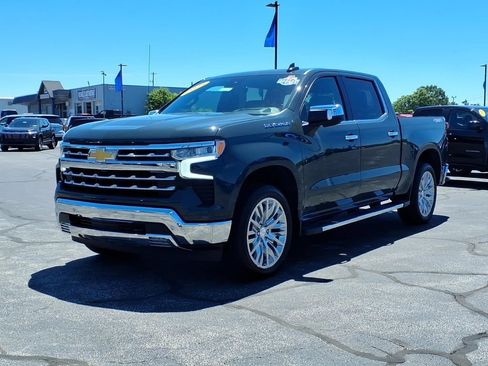 Used 2025 Chevrolet Silverado 1500 LTZ w/ LTZ Premium Package AWD/4WD image 3