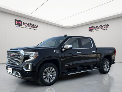 Used 2022 GMC Sierra 1500 Denali w/ Driver Alert Package II AWD/4WD image 3