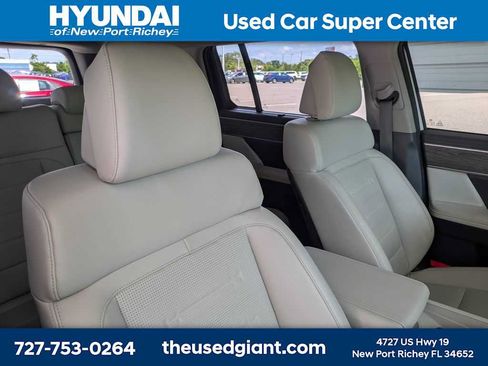 Used 2024 Hyundai Santa Fe Limited AWD/4WD image 6
