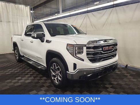 Used 2022 GMC Sierra 1500 SLT w/ SLT Convenience Package AWD/4WD image 2