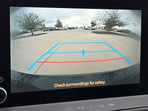 Used 2023 Toyota Prius XLE image 18