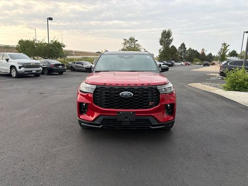 Used 2025 Ford Explorer ST AWD/4WD image 8