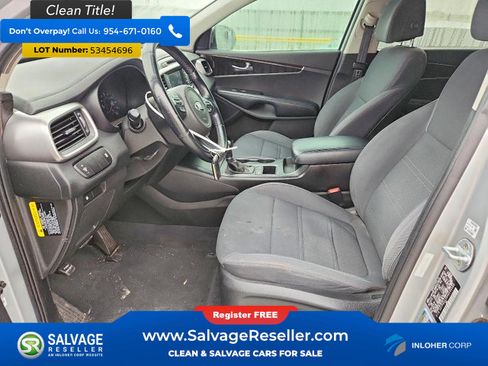 Used 2017 Kia Sorento FWD w/ LX Convenience Package image 9