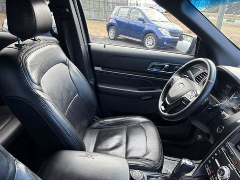 Used 2016 Ford Explorer Limited image 23