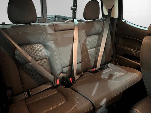 Used 2016 GMC Canyon SLE image 18