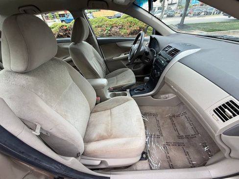 Used 2009 Toyota Corolla FWD image 36