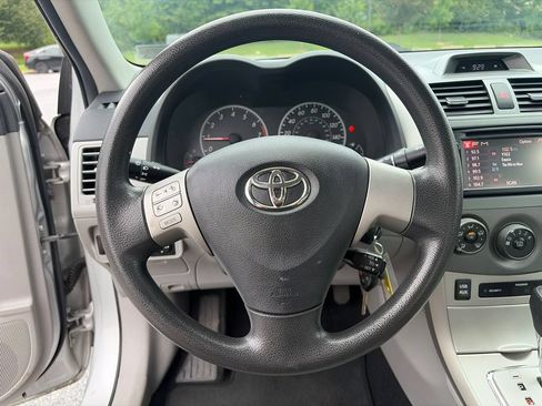 Used 2013 Toyota Corolla LE FWD image 19