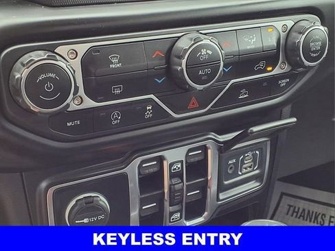 Used 2022 Jeep Gladiator Rubicon AWD/4WD image 13