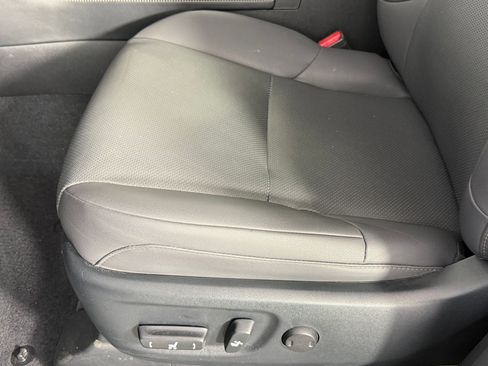 Used 2022 Lexus GX 460 Premium w/ Accessory Package image 12