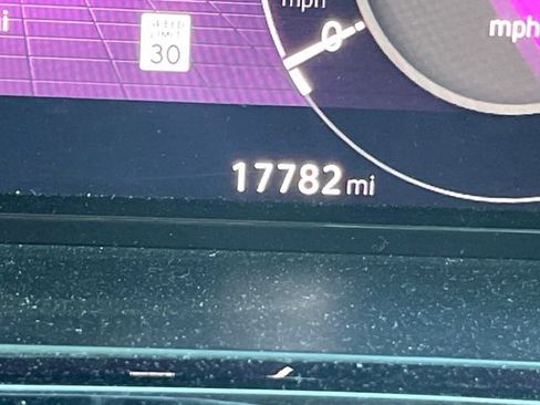 Used 2025 Volkswagen Atlas SEL Premium R-Line image 16