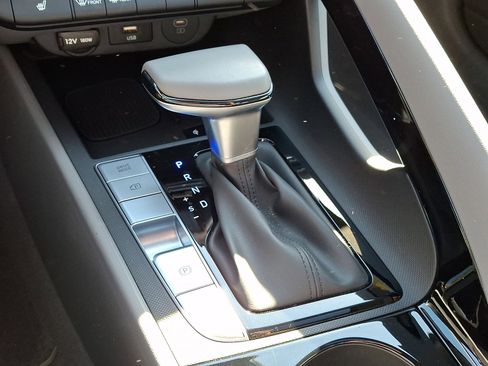 Certified 2025 Hyundai Elantra SEL FWD image 15