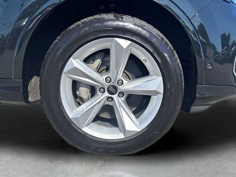Used 2025 Audi Q7 3.0T Premium AWD/4WD image 44