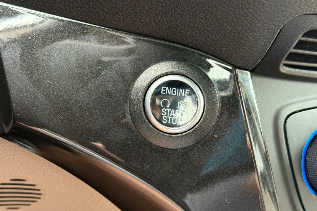 Used 2017 Ford Escape Titanium FWD image 20