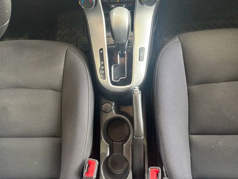 Used 2016 Chevrolet Cruze LT image 18