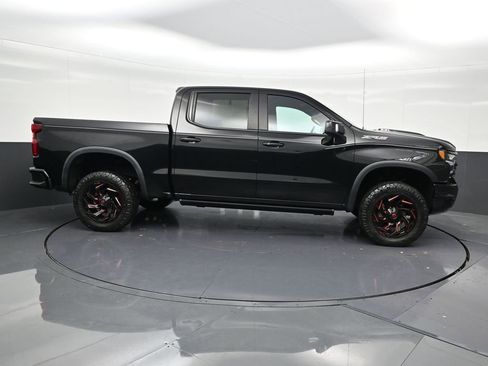 Used 2022 Chevrolet Silverado 1500 ZR2 w/ Technology Package image 7