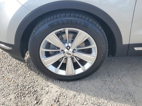 Used 2019 Ford Explorer Limited w/ Class III Trailer Tow Package image 5