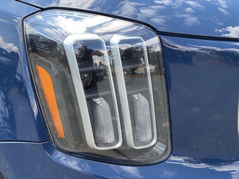Used 2025 Kia Telluride S AWD/4WD image 29