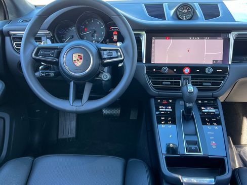 New 2026 Porsche Macan image 14