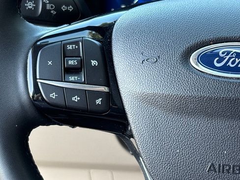 Used 2021 Ford Escape SEL w/ Technology Package image 18