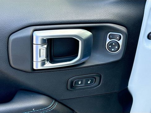 Used 2021 Jeep Wrangler Unlimited Rubicon 4xe image 19