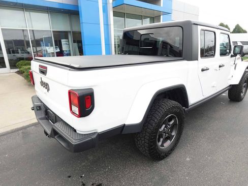 Used 2023 Jeep Gladiator Sport image 3