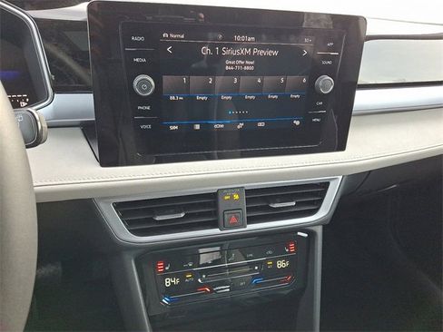 New 2026 Volkswagen Taos SE image 9