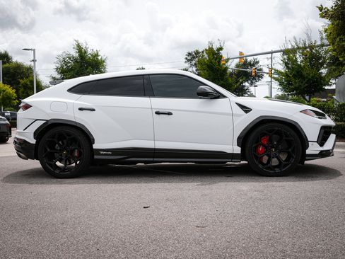 Used 2023 Lamborghini Urus Performante AWD/4WD image 12