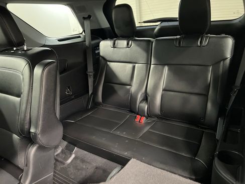 Used 2022 Ford Explorer Limited w/ Equipment Group 301A image 31