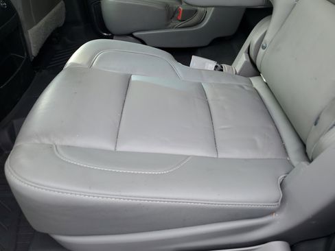 Used 2019 Chevrolet Tahoe LT w/ Luxury Package image 17